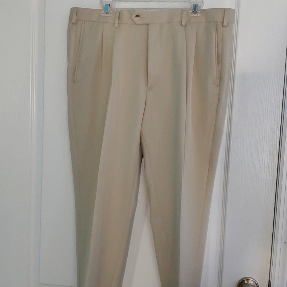 Men's Cream colored dress slacks. Sz 38x29